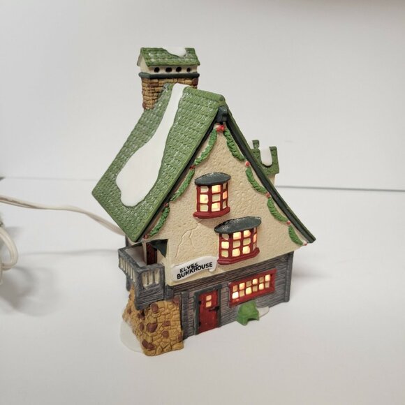 Department 56 North Pole Series Elf Bunkhouse 1990 - Picture 7 of 7